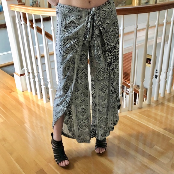 japana Pants - NWOT Yoga Lounge Swimsuit Cover Skirt/Pants Sz S